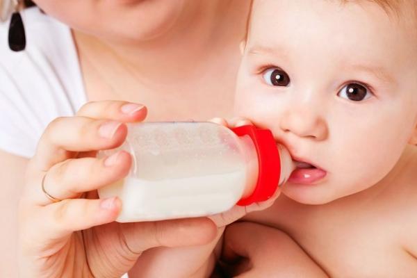 Benefits of breastfeeding for baby and mother